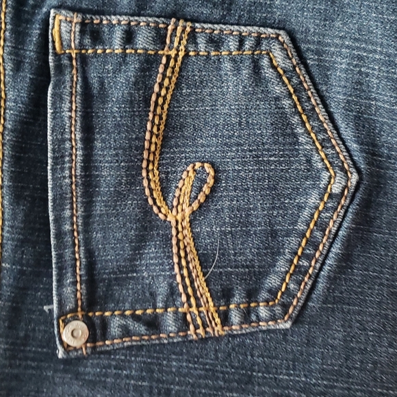 Shorts - Picture 6 of 8